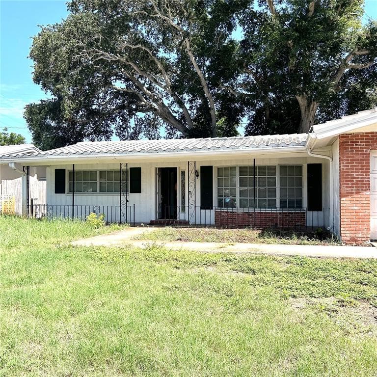 2152 GREENBRIAR BOULEVARD, CLEARWATER, FL 33763