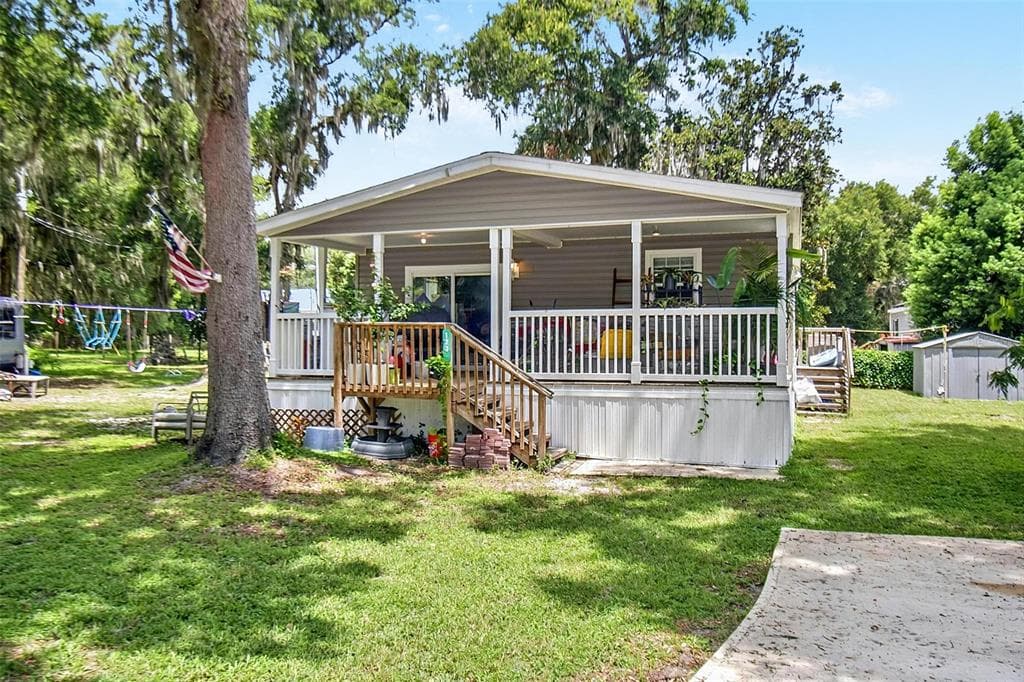 123 MAGNOLIA DRIVE, SATSUMA, FL 32189