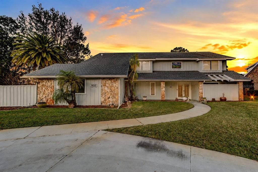 932 PELICAN BAY DRIVE, DAYTONA BEACH, FL 32119