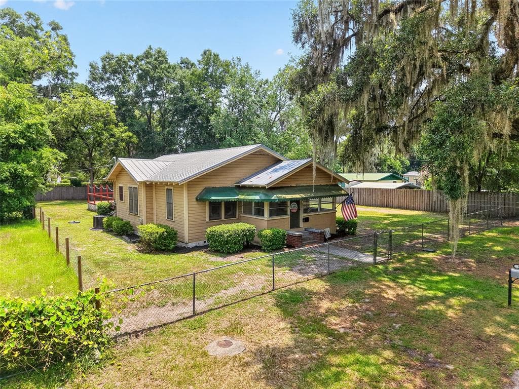 18727 NW 251ST STREET, HIGH SPRINGS, FL 32643