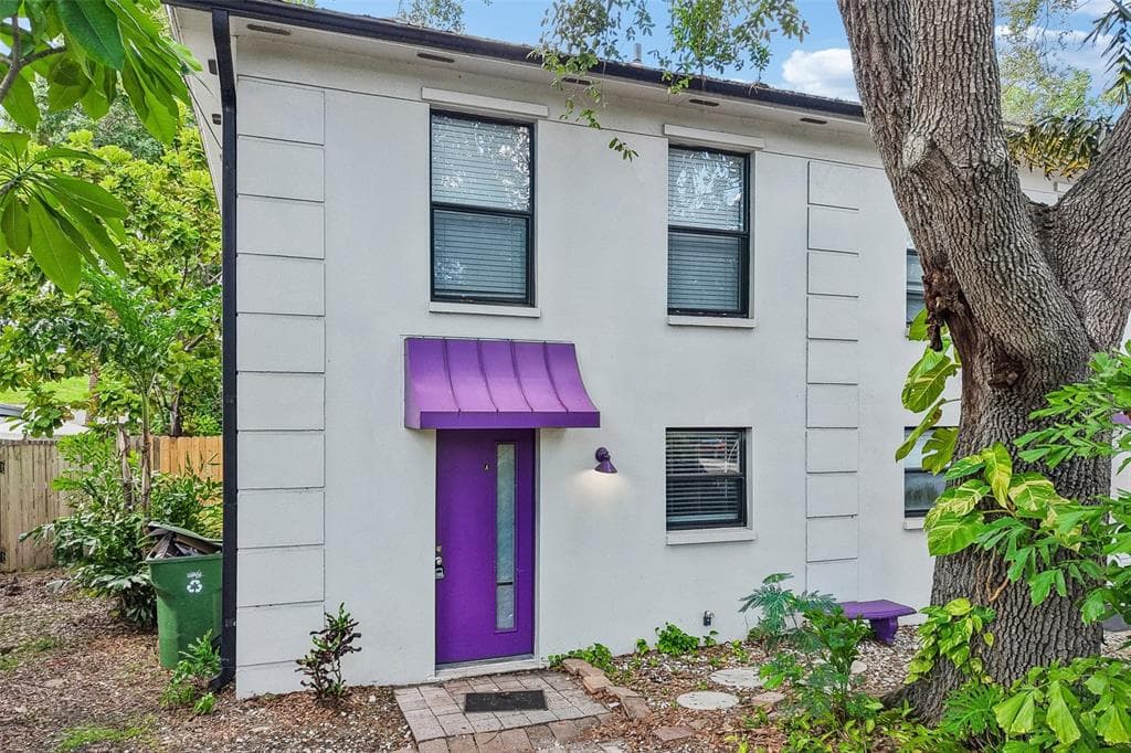2417 W STROUD AVENUE, TAMPA, FL 33629