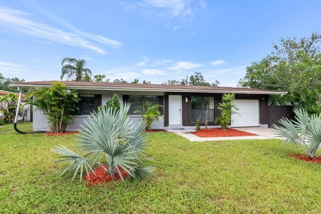 8709 N RENFREW PLACE, TAMPA, FL 33604