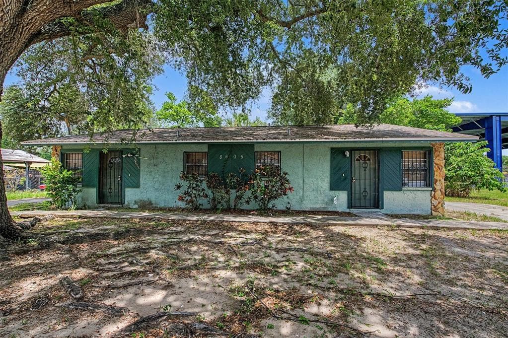 8605 N 12TH STREET, TAMPA, FL 33604