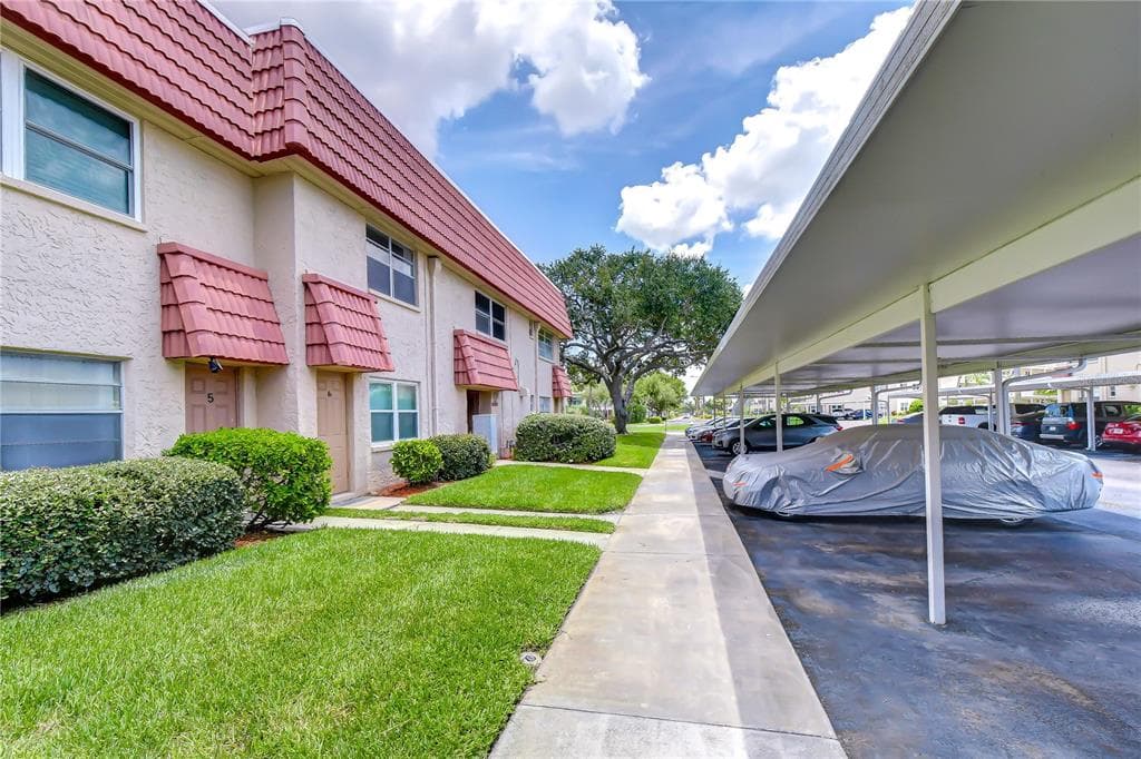 10037 62ND TERRACE N # 5, ST PETERSBURG, FL 33708