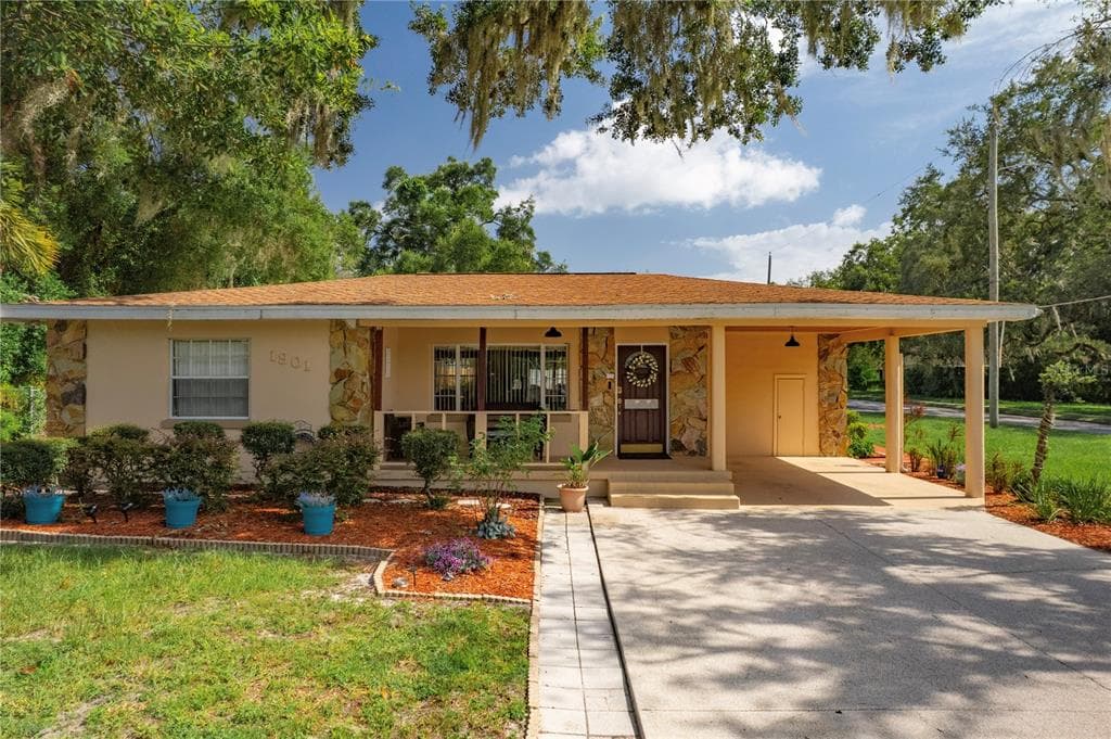 1901 E PARIS STREET, TAMPA, FL 33610