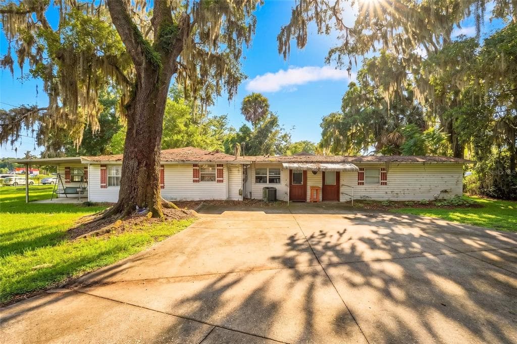 6141 SE BABB ROAD, BELLEVIEW, FL 34420