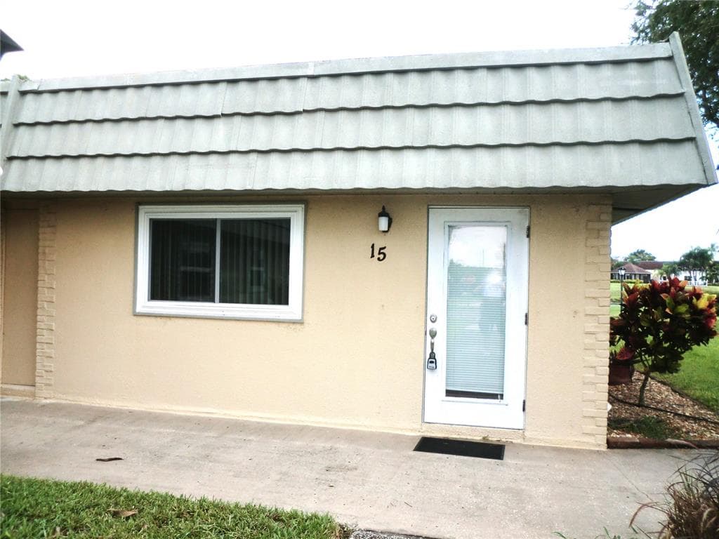 201 KINGS BOULEVARD # 15, SUN CITY CENTER, FL 33573
