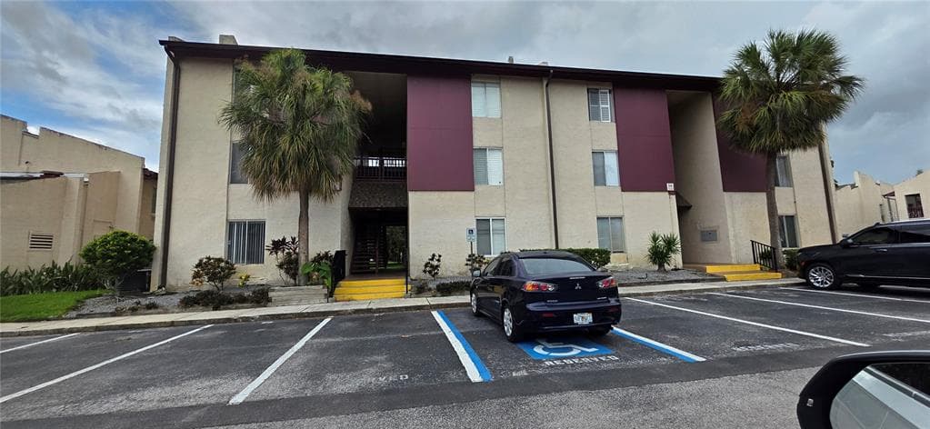 3814 N LAKE DRIVE # 70, TAMPA, FL 33614