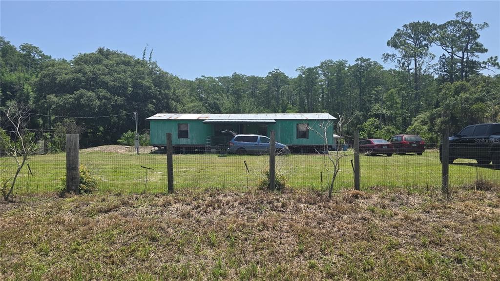 135 STARLIGHT ROAD, CRESCENT CITY, FL 32112