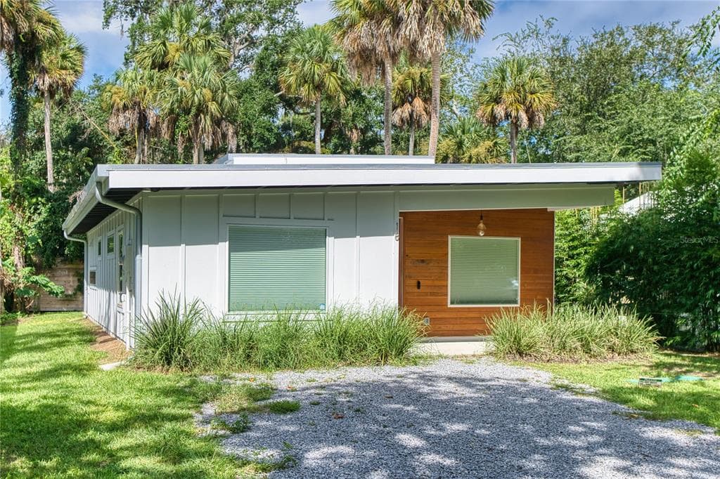 18 SANCHEZ AVENUE, PALM COAST, FL 32137
