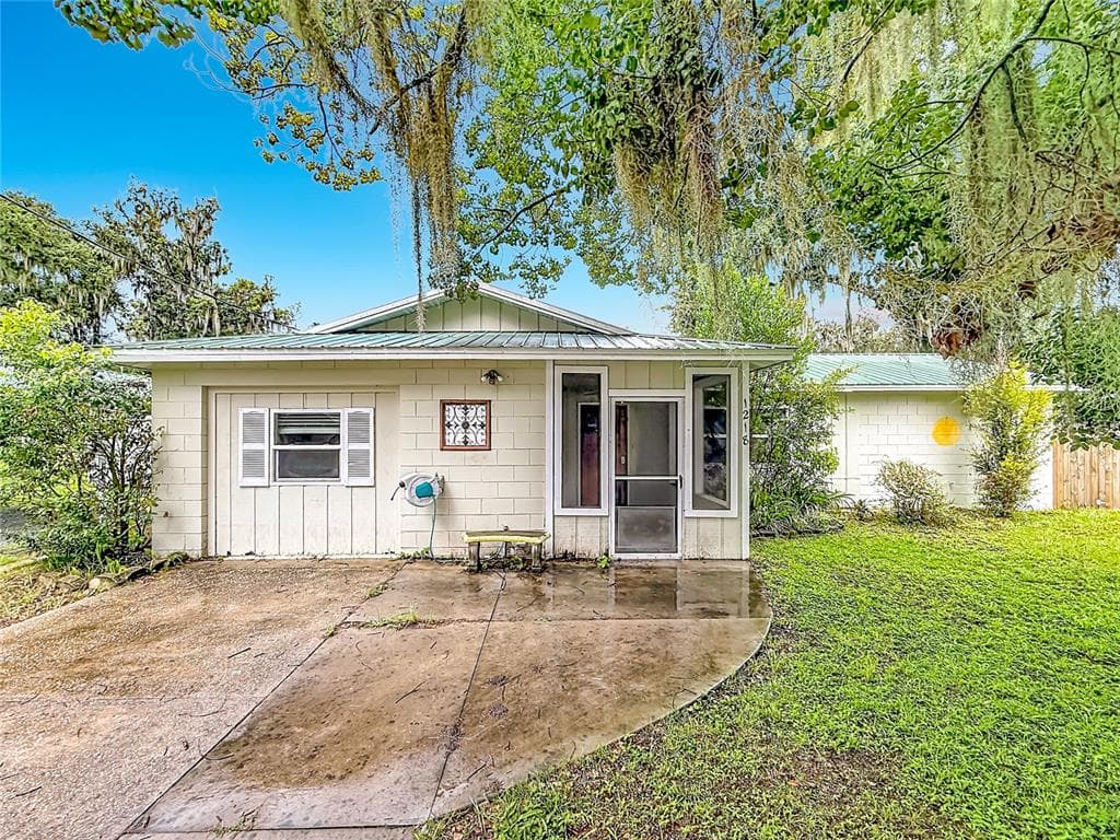 1218 CR 450, LAKE PANASOFFKEE, FL 33538