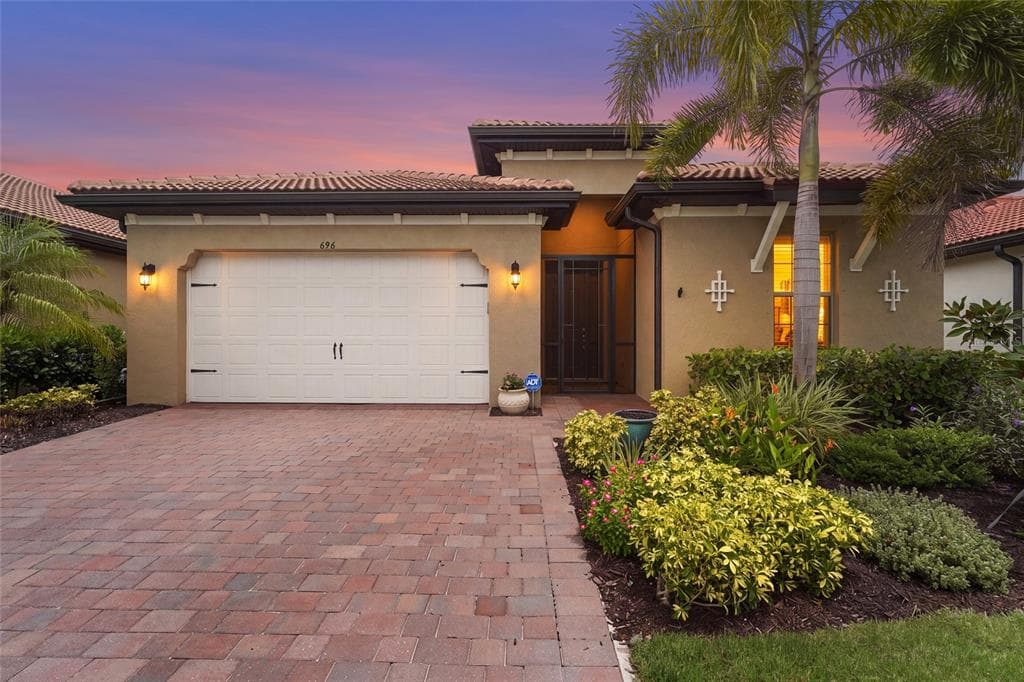 696 RAVELLO BOULEVARD, NOKOMIS, FL 34275