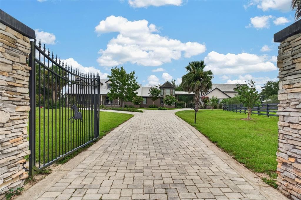 13342 W LAKE YALE ROAD, UMATILLA, FL 32784