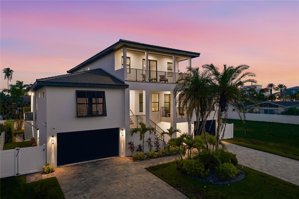 104 17TH STREET, BELLEAIR BEACH, FL 33786
