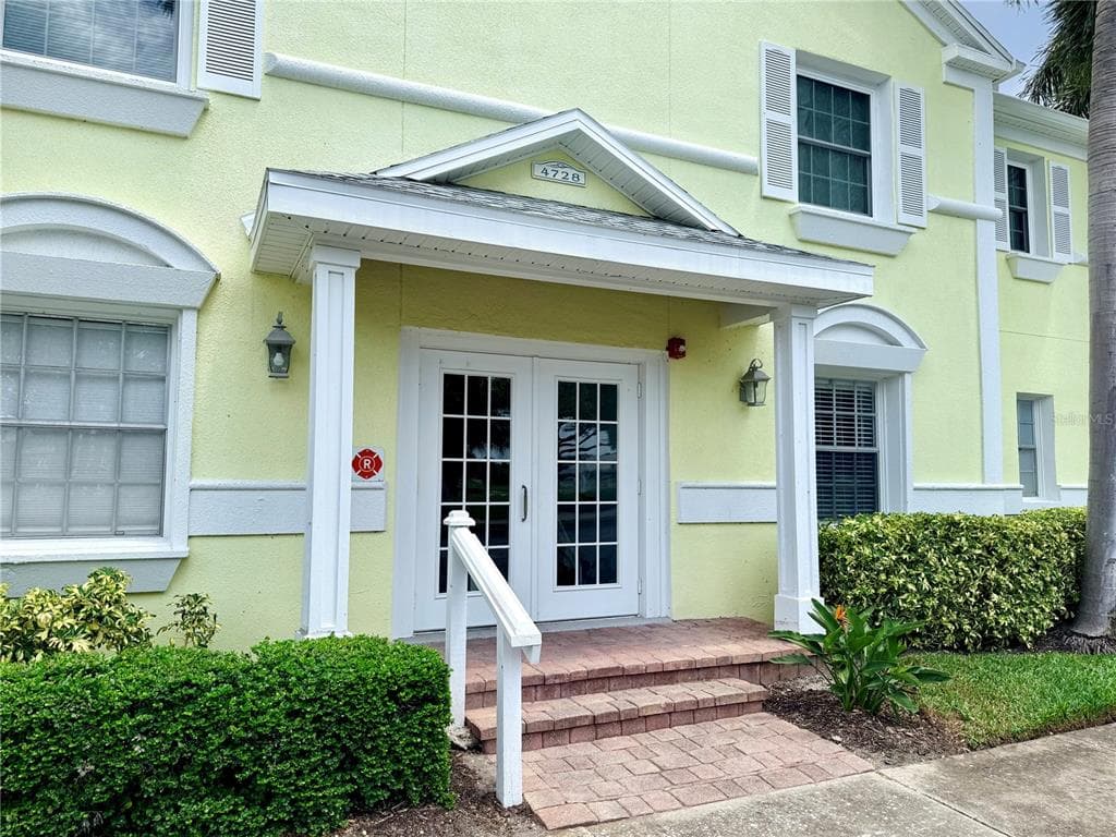4728 BEACH DRIVE SE # B, ST PETERSBURG, FL 33705