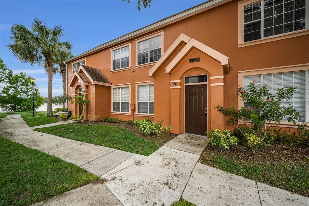 9078 LAKE CHASE ISLAND WAY # 9078, TAMPA, FL 33626