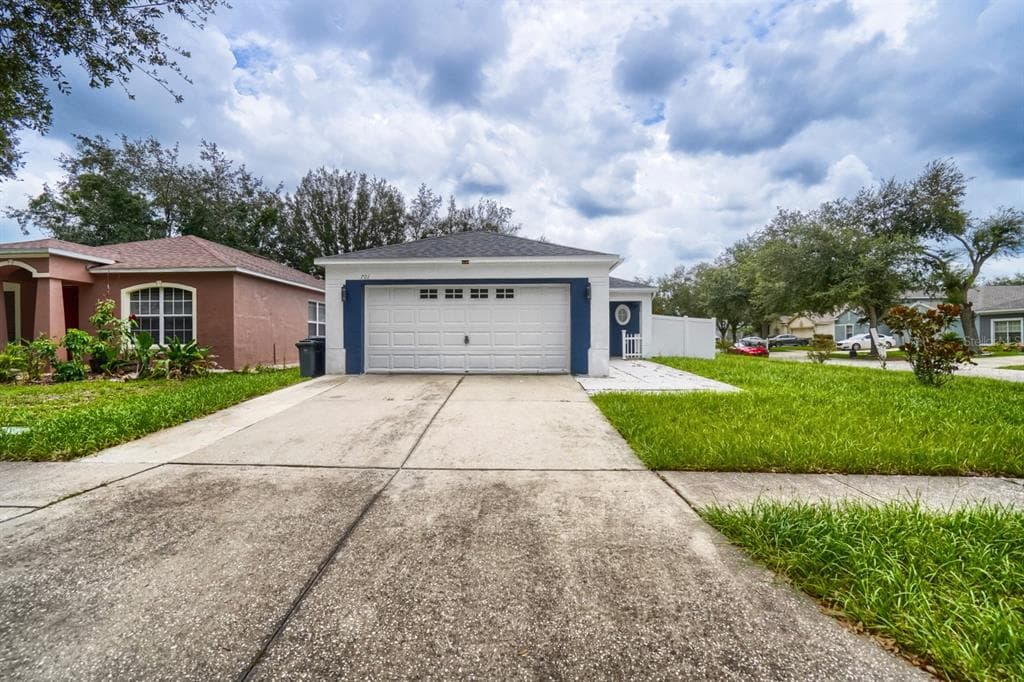 701 PERIWINKLE POINTE PLACE, SEFFNER, FL 33584