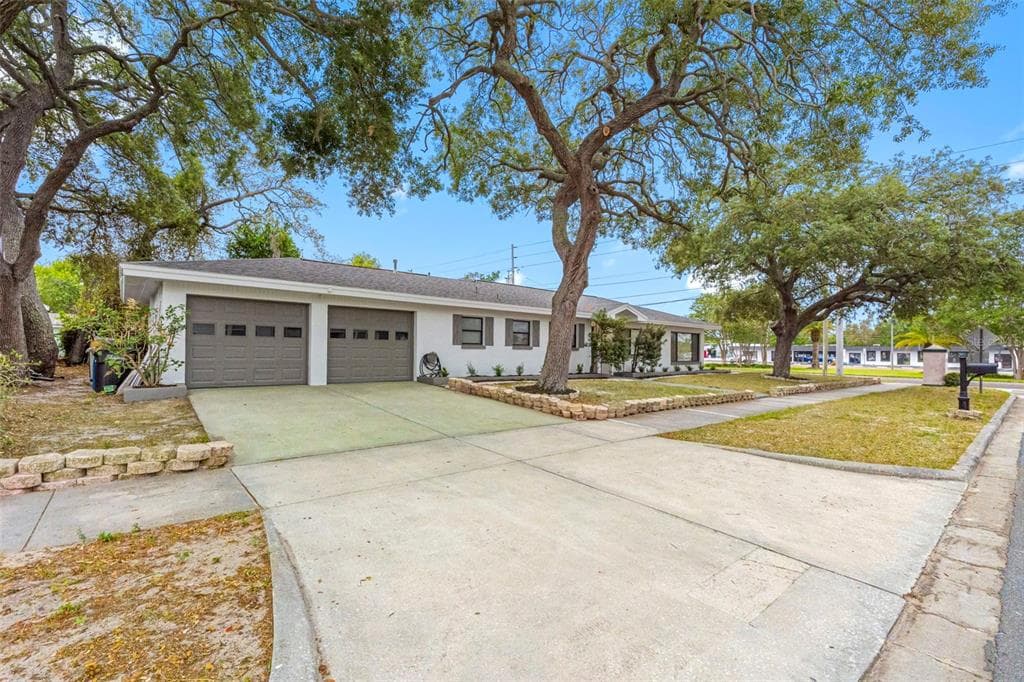 1005 APACHE TRAIL, CLEARWATER, FL 33755