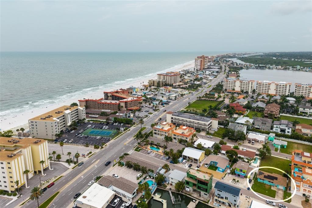 136 175TH TERRACE DRIVE E, REDINGTON SHORES, FL 33708