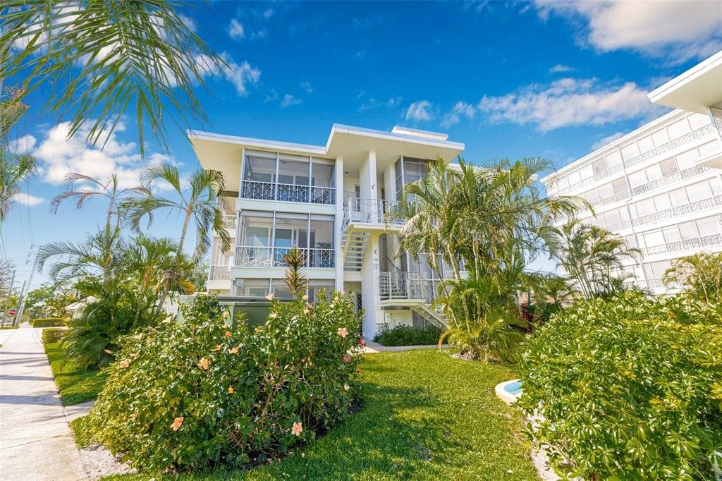 615 10TH AVENUE NE # 1, ST PETERSBURG, FL 33701