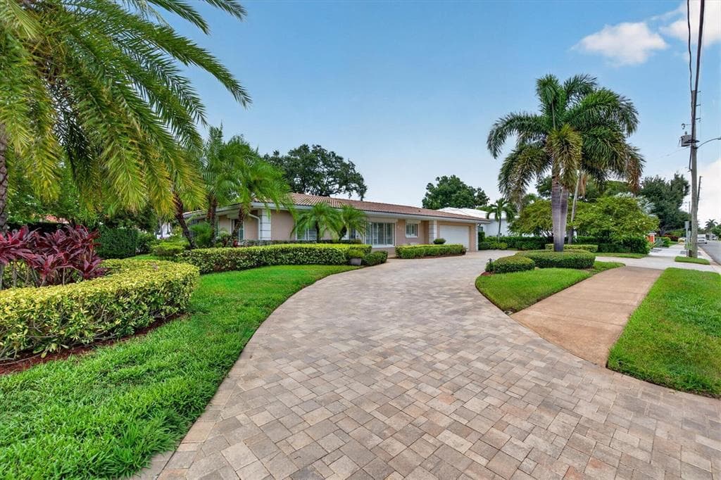 802 OSCEOLA ROAD, BELLEAIR, FL 33756