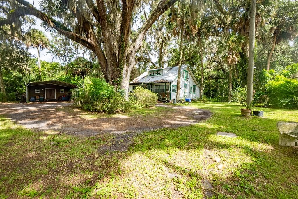 104 W LOUIS BROER ROAD, EAST PALATKA, FL 32131