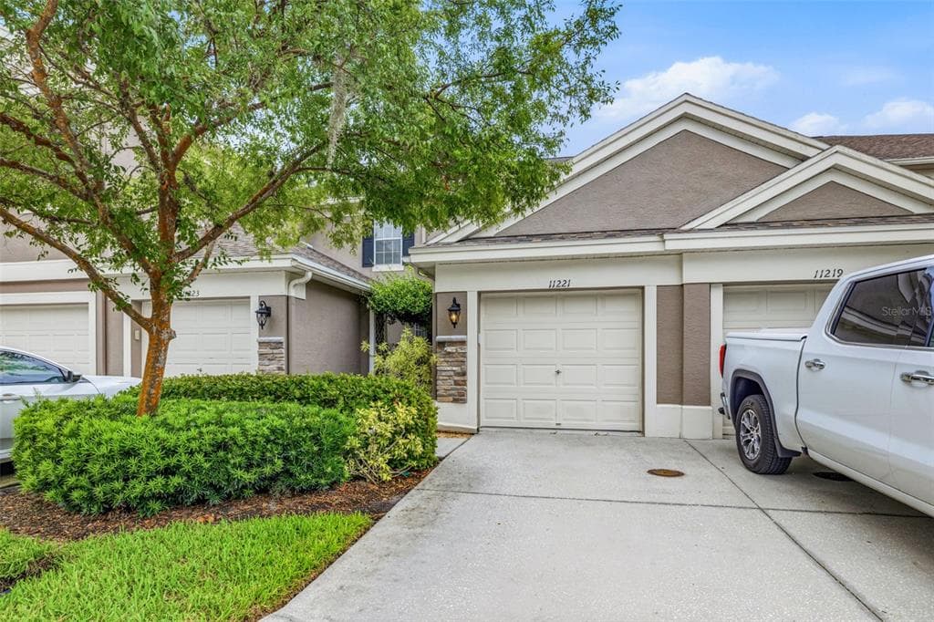 11221 WINDSOR PLACE CIRCLE, TAMPA, FL 33626