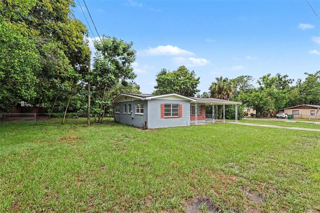 8101 N 17TH STREET, TAMPA, FL 33604