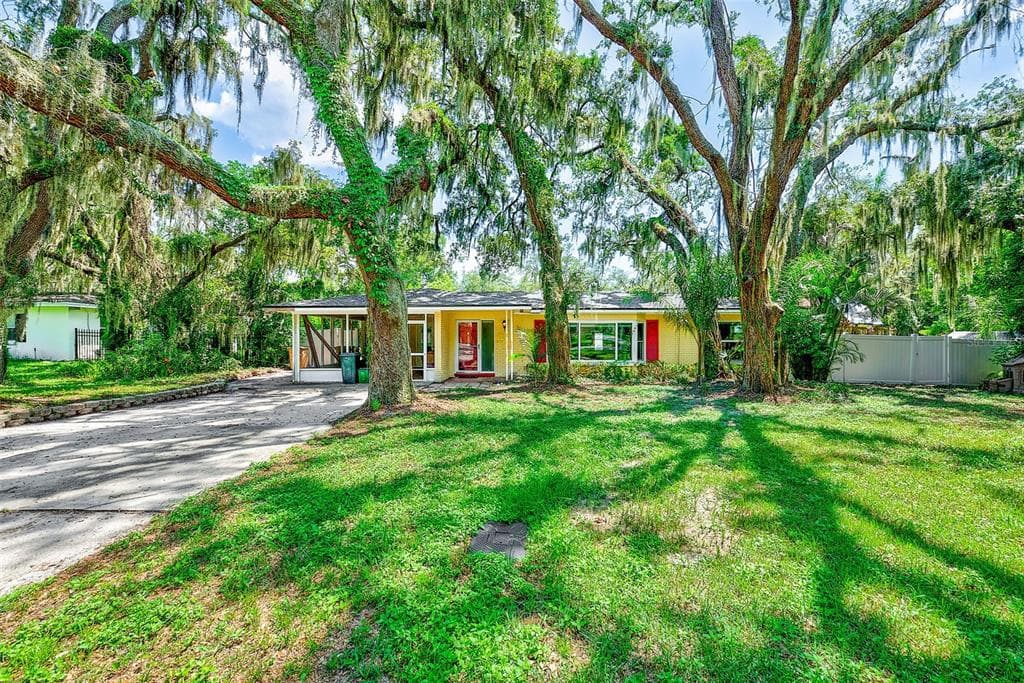 303 SAINT AUGUSTINE AVENUE, TEMPLE TERRACE, FL 33617