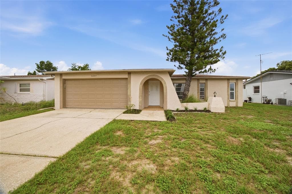8207 DEDHAM DRIVE, PORT RICHEY, FL 34668