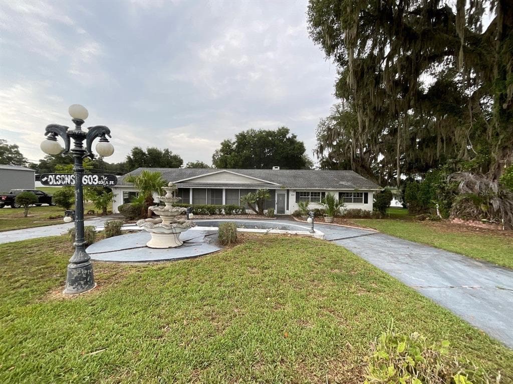 603 W OCALA STREET, UMATILLA, FL 32784