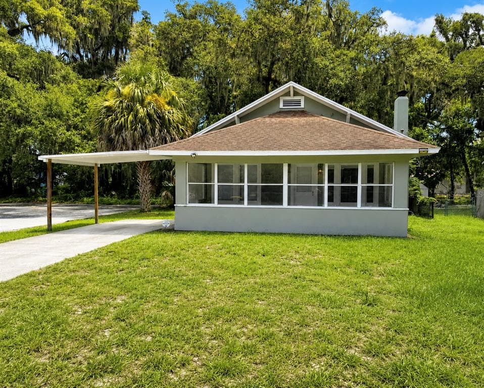 712 MCKENZIE STREET, LEESBURG, FL 34748