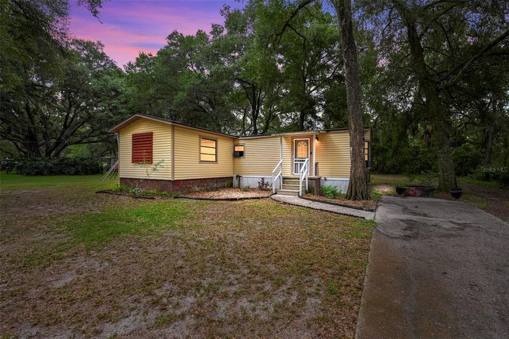 43110 E 4TH STREET, PAISLEY, FL 32767