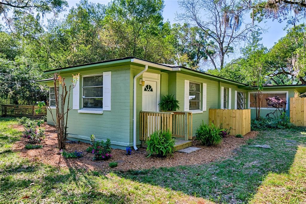 725 NW 33RD AVENUE, GAINESVILLE, FL 32609