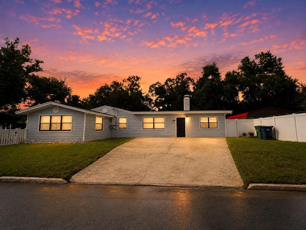 7301 N DARTMOUTH AVENUE, TAMPA, FL 33604