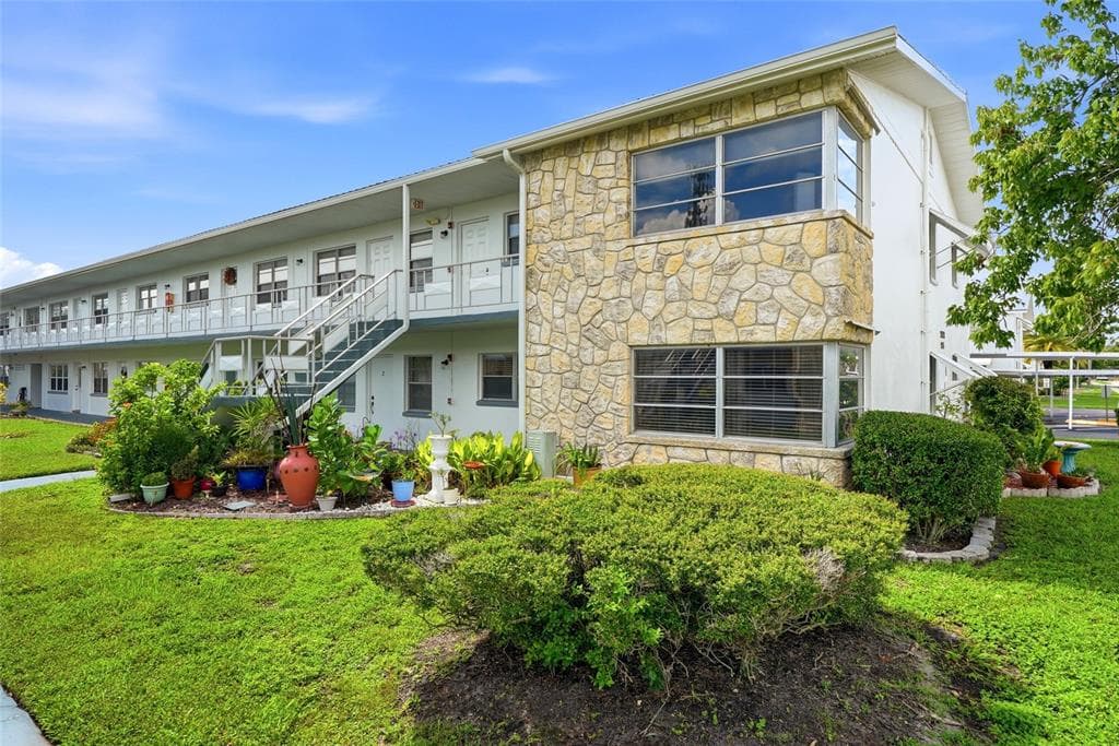 5895 18TH STREET N # 1, ST PETERSBURG, FL 33714