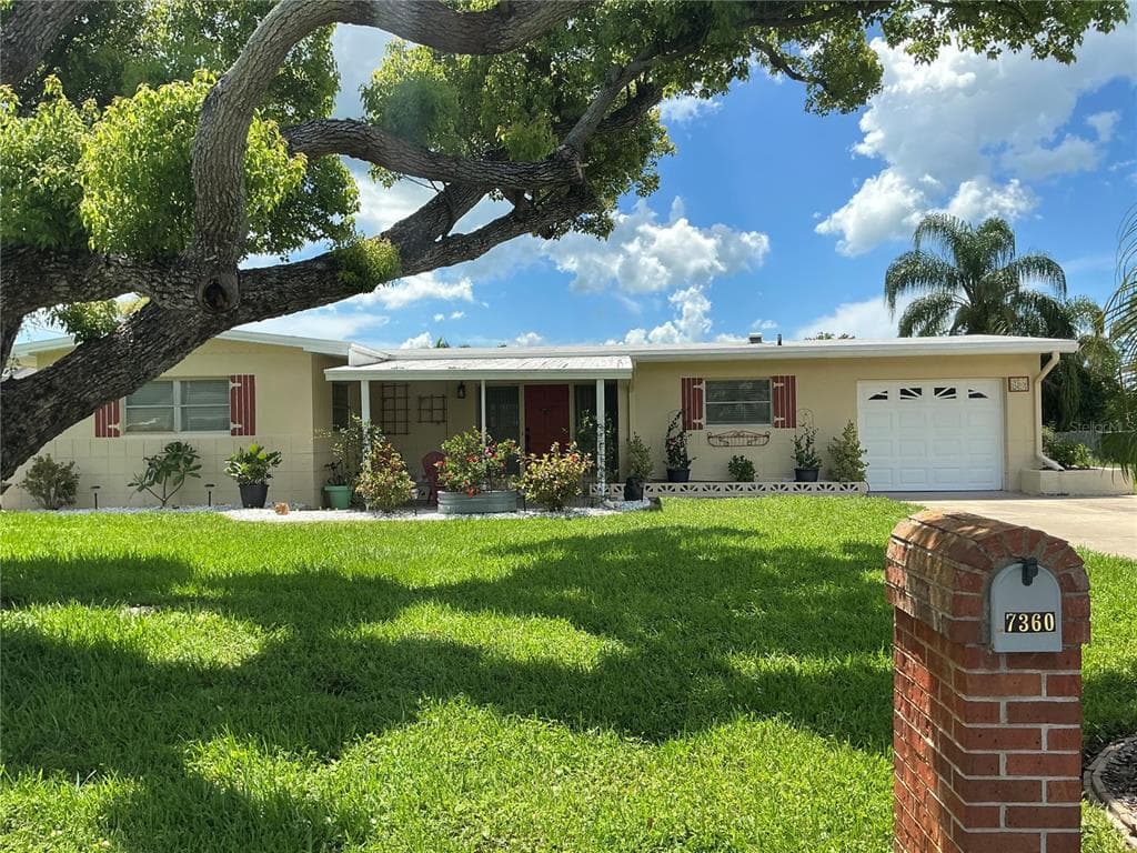 7360 111TH STREET, SEMINOLE, FL 33772