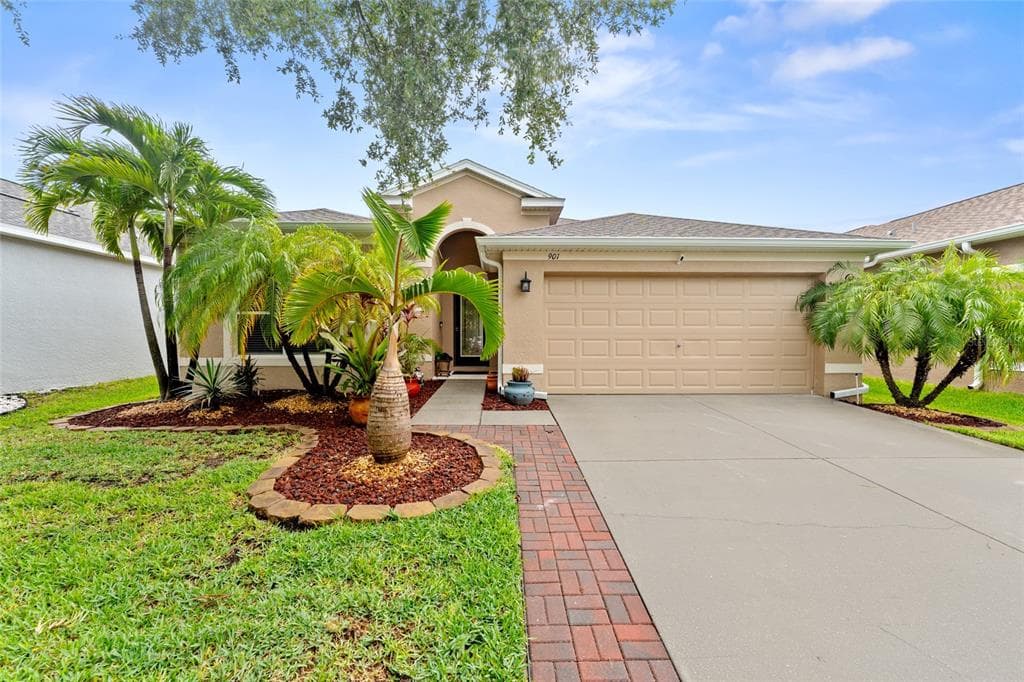 901 PARKER DEN DRIVE, RUSKIN, FL 33570
