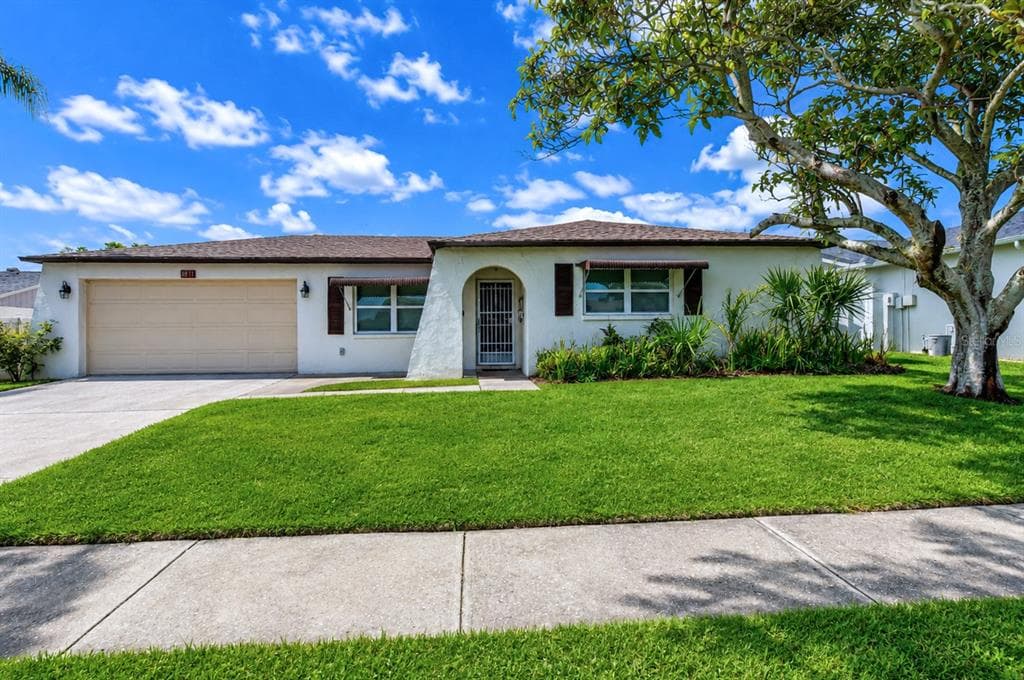 8811 MARTINIQUE LANE, PORT RICHEY, FL 34668