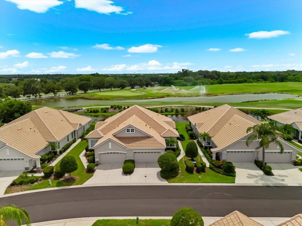 6942 WOODMORE TERRACE, LAKEWOOD RANCH, FL 34202