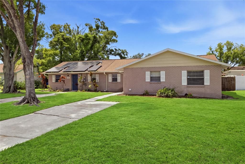 5108 LAWNTON COURT, TAMPA, FL 33624