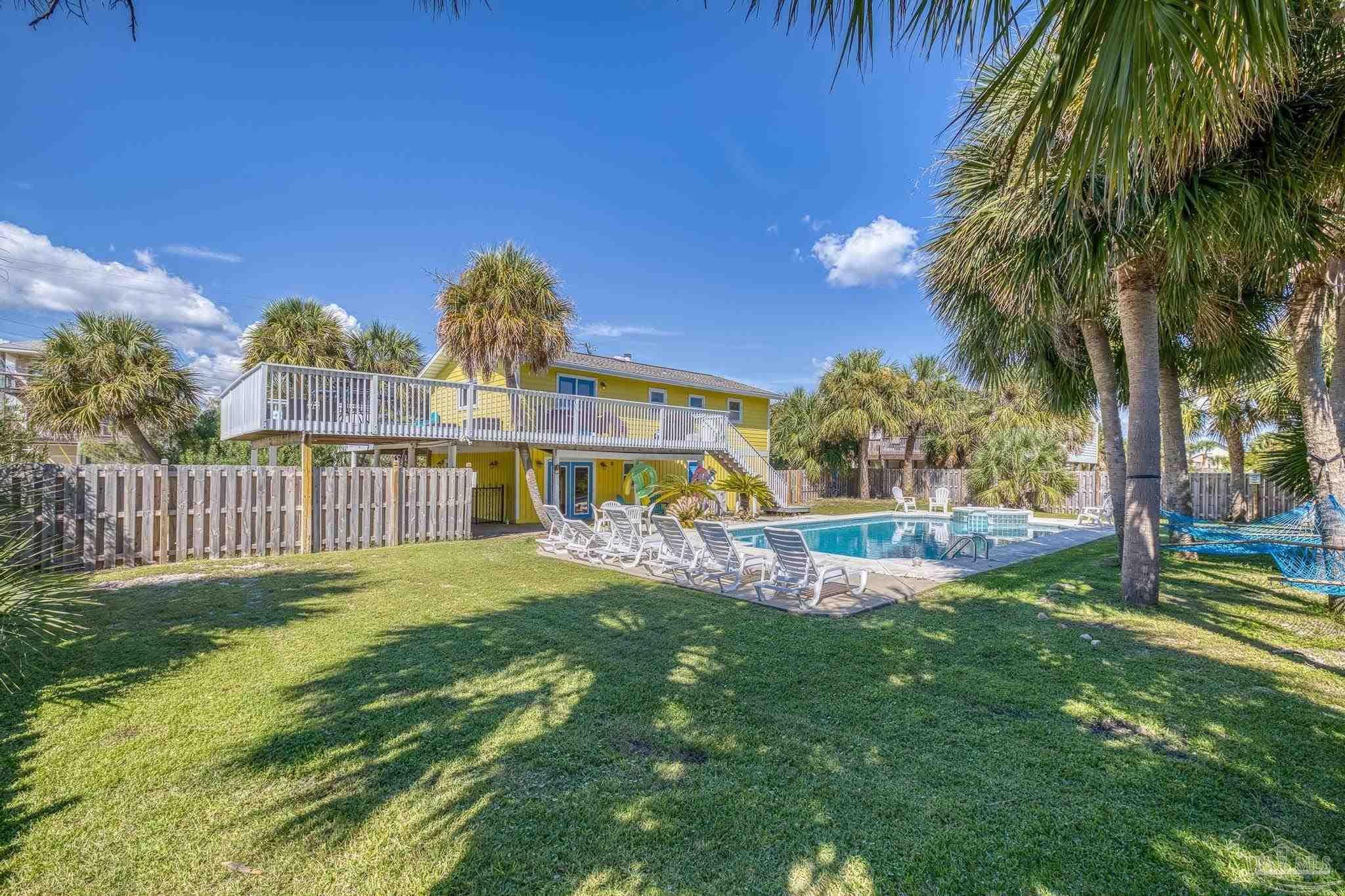 900 Largo Dr, Pensacola Beach, FL 32561