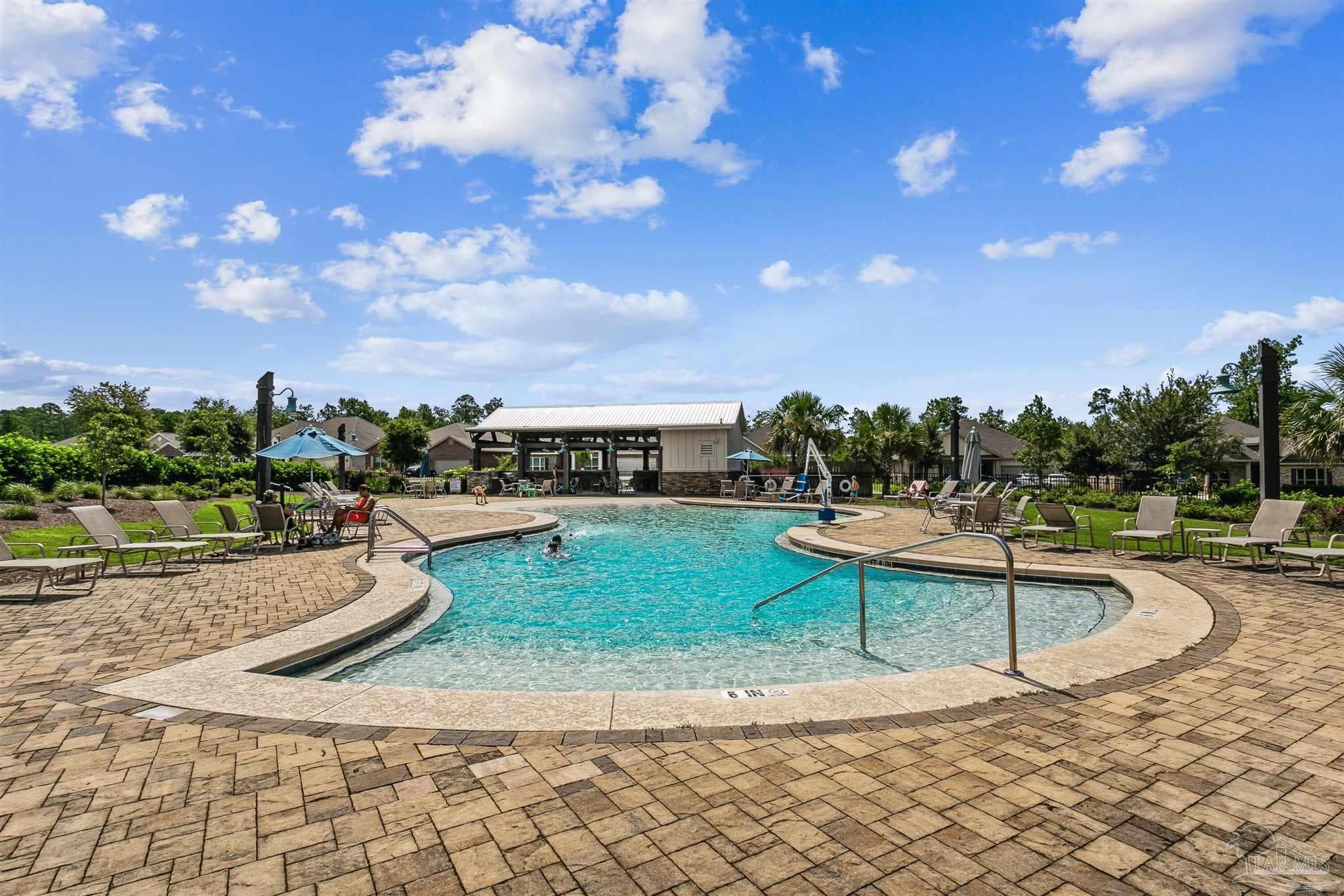 3982 Whitetail Ln, Pensacola, FL 32526