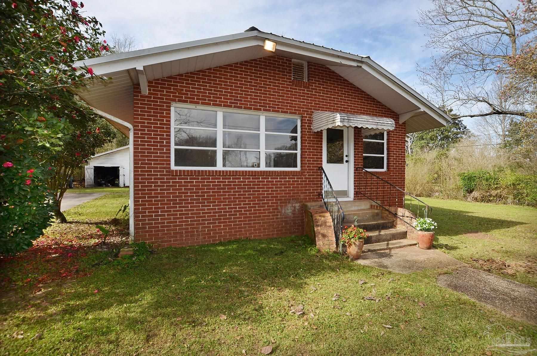 6475 Chestnut Rd, Molino, FL 32577