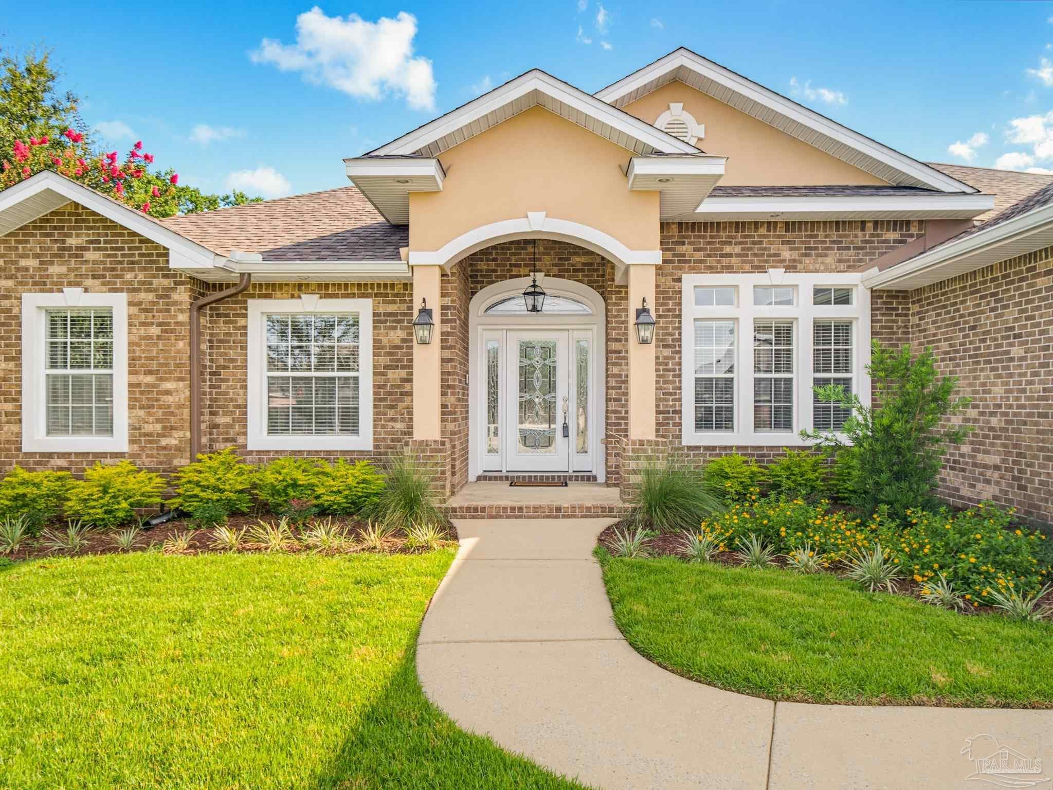 5642 Highland Lake Dr, Milton, FL 32583