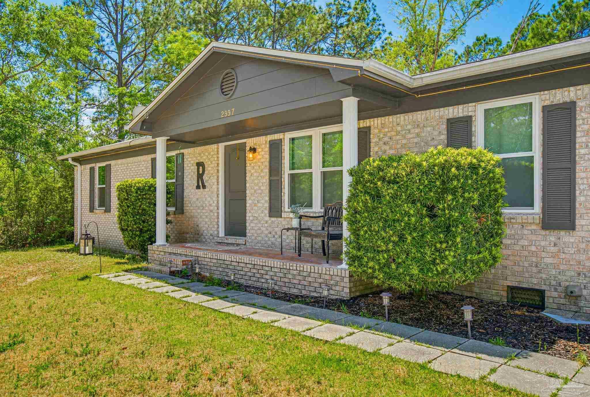 2997 N 34th Ave, Milton, FL 32583