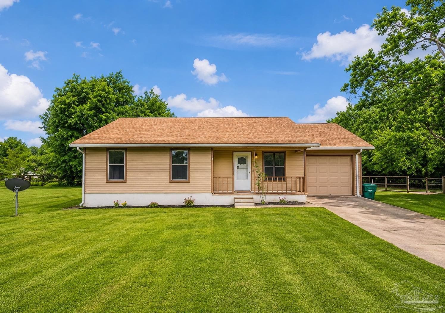 107 Windsor Dr, Crestview, FL 32539