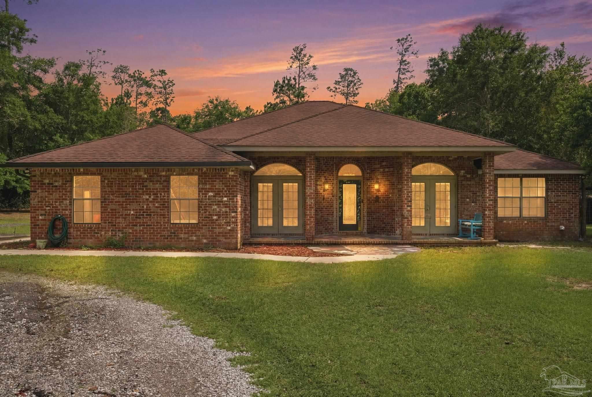 5111 Pilgrim Trl W, Molino, FL 32577