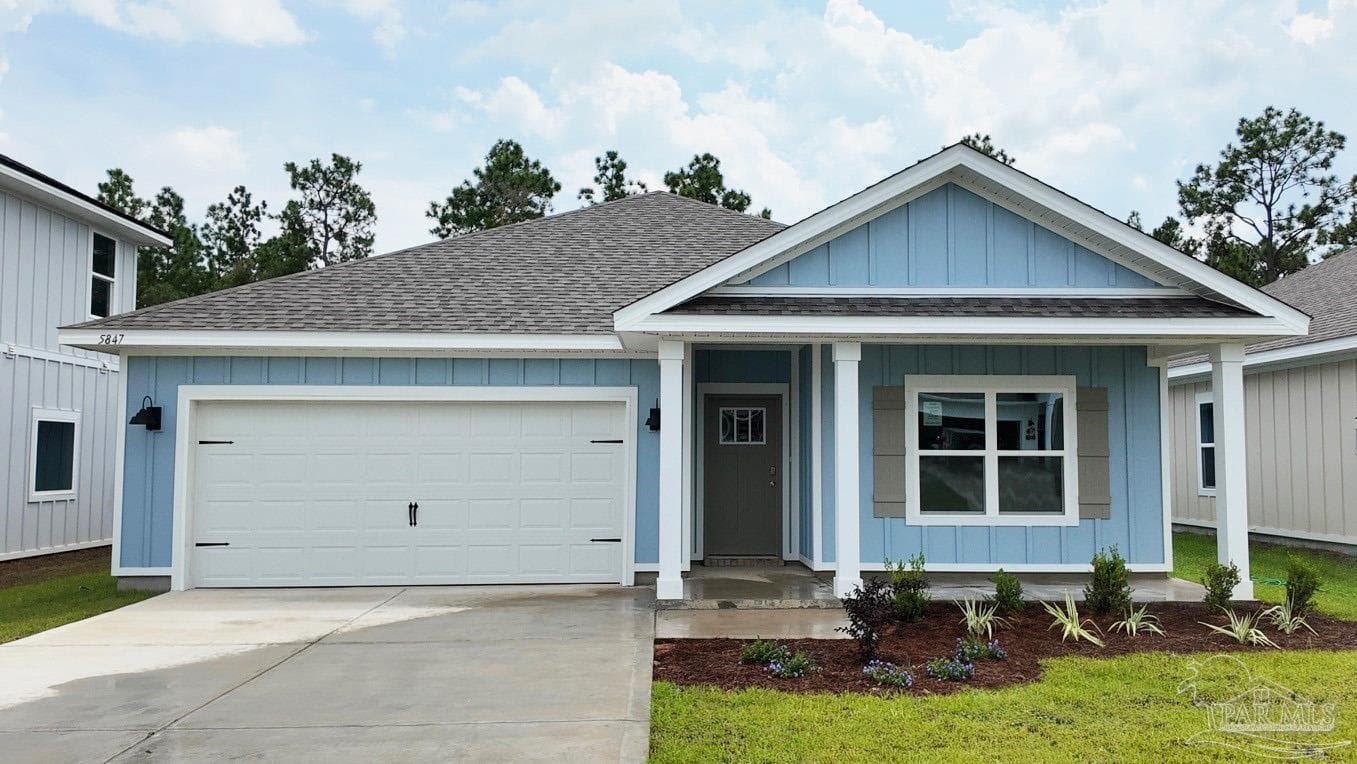 5847 Tripletail Dr, Milton, FL 32583
