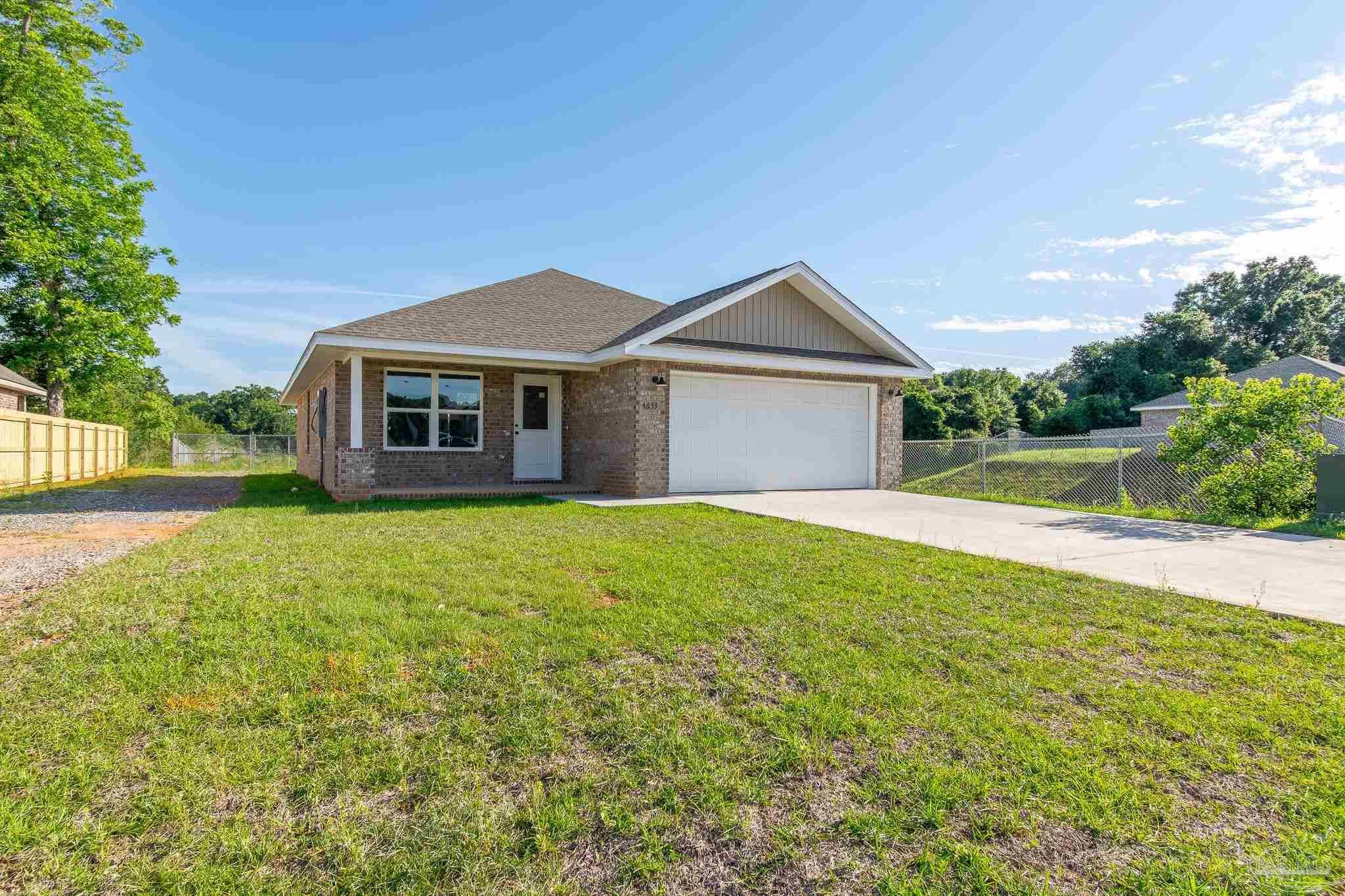 4633 Sago Palm Cir, Milton, FL 32571